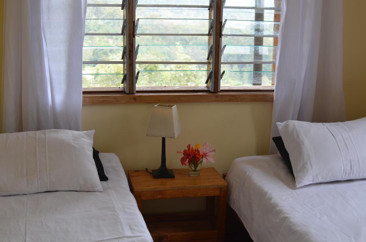 Milemeleni Guesthouse Lushoto エクステリア 写真